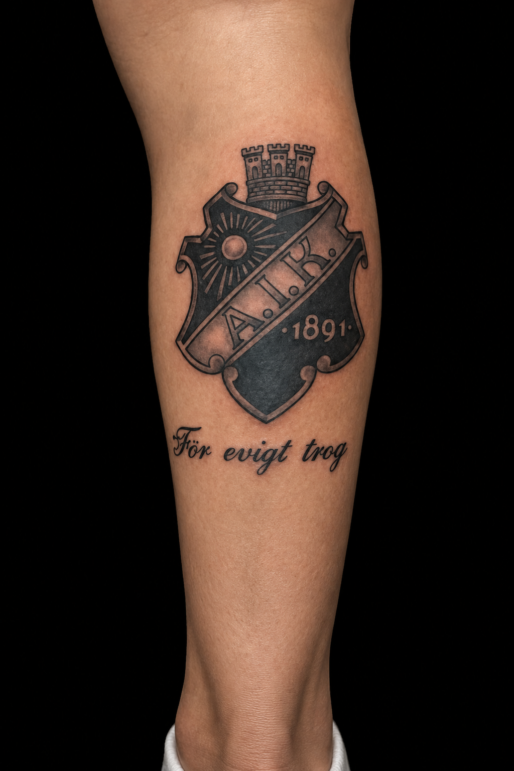 Aik Crest Calf — Realism